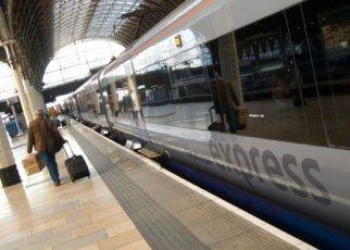 Travel Guide: Travelling by Train from Heathrow, Gatwick, Stansted and Luton 1