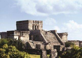 A tour guide to Mayan Ruins of Tulum in Mexico 1