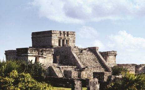 A tour guide to Mayan Ruins of Tulum in Mexico 2