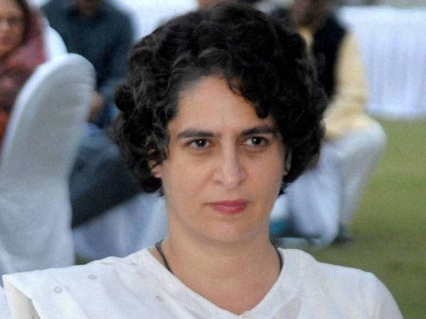 Priyanka Gandhi to pave political journey with dip in Ganga 1