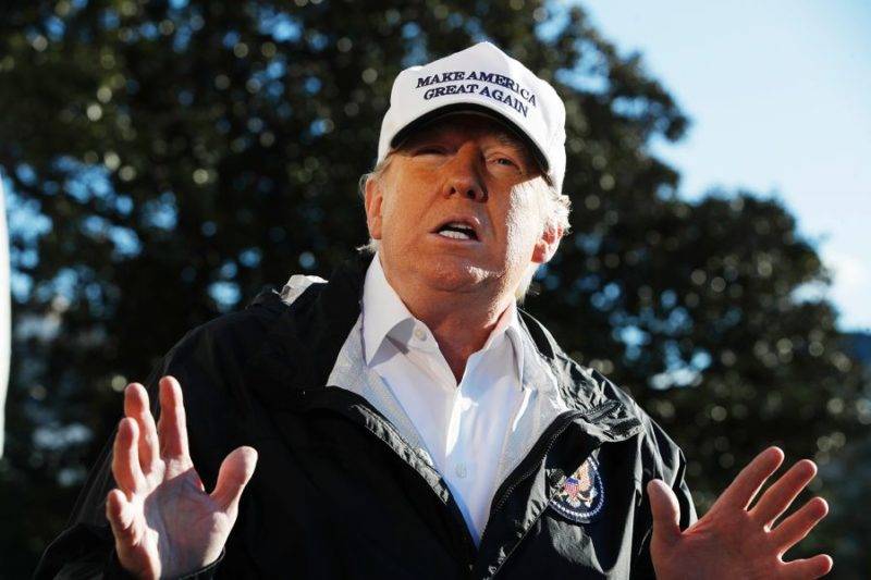 Trump visits Texas border; National emergency declaration on card 1