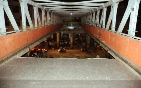 Foot overbridge collapsed at Mumbai's CST railway station; 5 dead 2