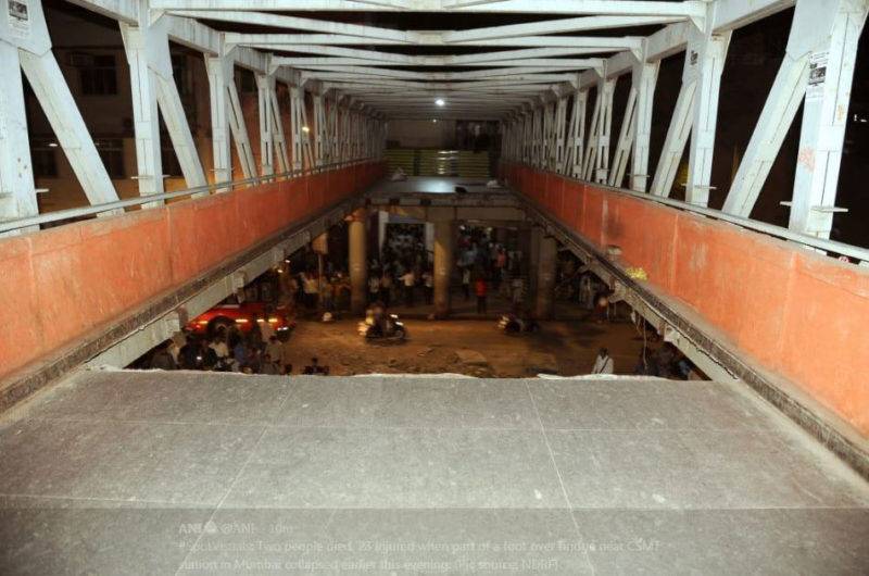 Foot overbridge collapsed at Mumbai's CST railway station; 5 dead 1