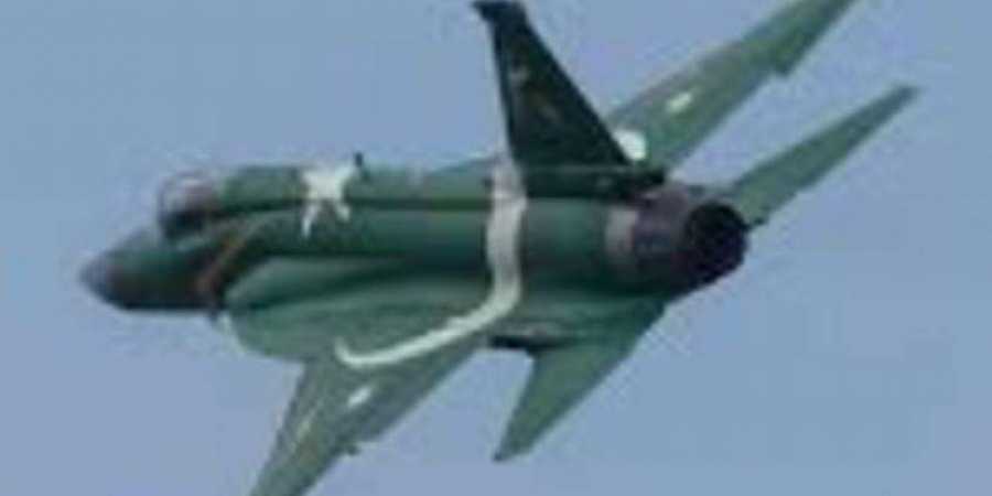 Pakistan test-fires JF-17 fighter jet amid tensions with India 1