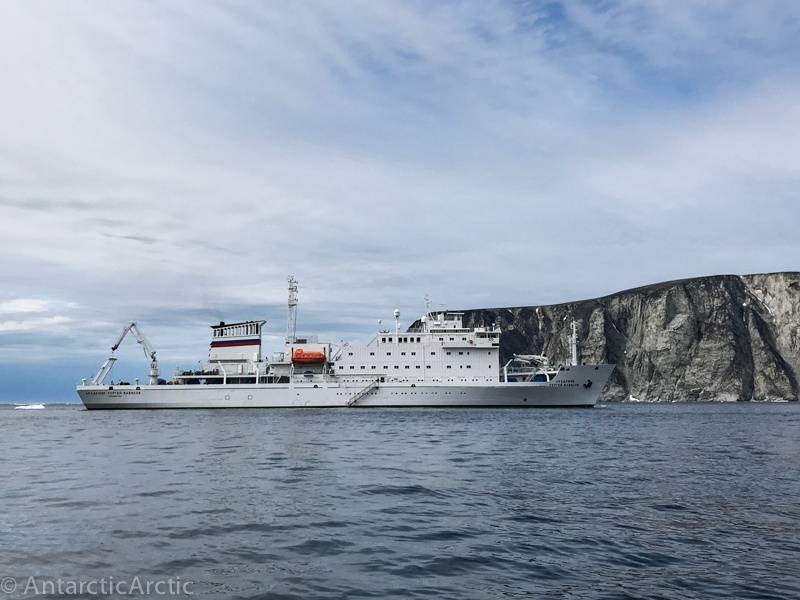 Cruise Travel on Baffin Island