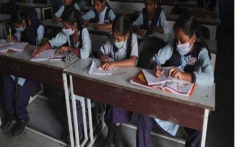 Delhi shuts primary schools amid corona fear