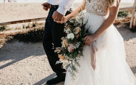 How to Choose a Wedding Dress - Complete Guide 1