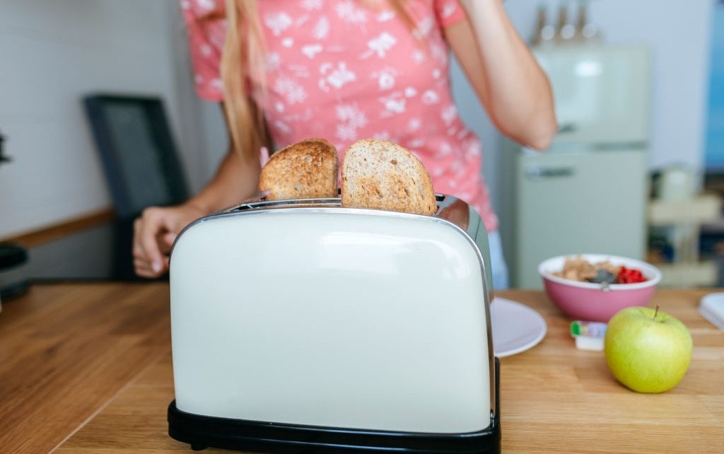 How to Clean a Toaster? - Complete Guide 4