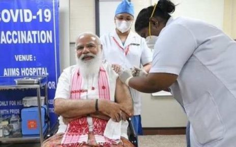 PM narendra modi took covid-19 vaccine