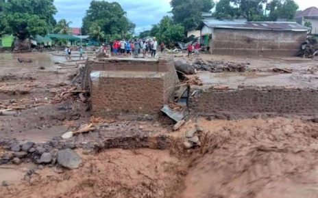 Indonesia landslide 55 killed, many missing