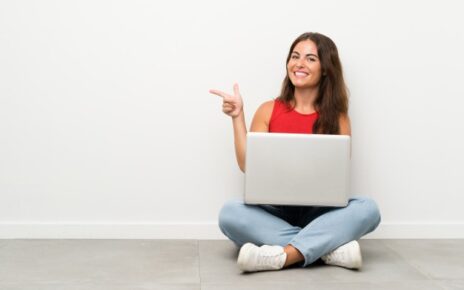 10 Ways For Students To Make Money From Home